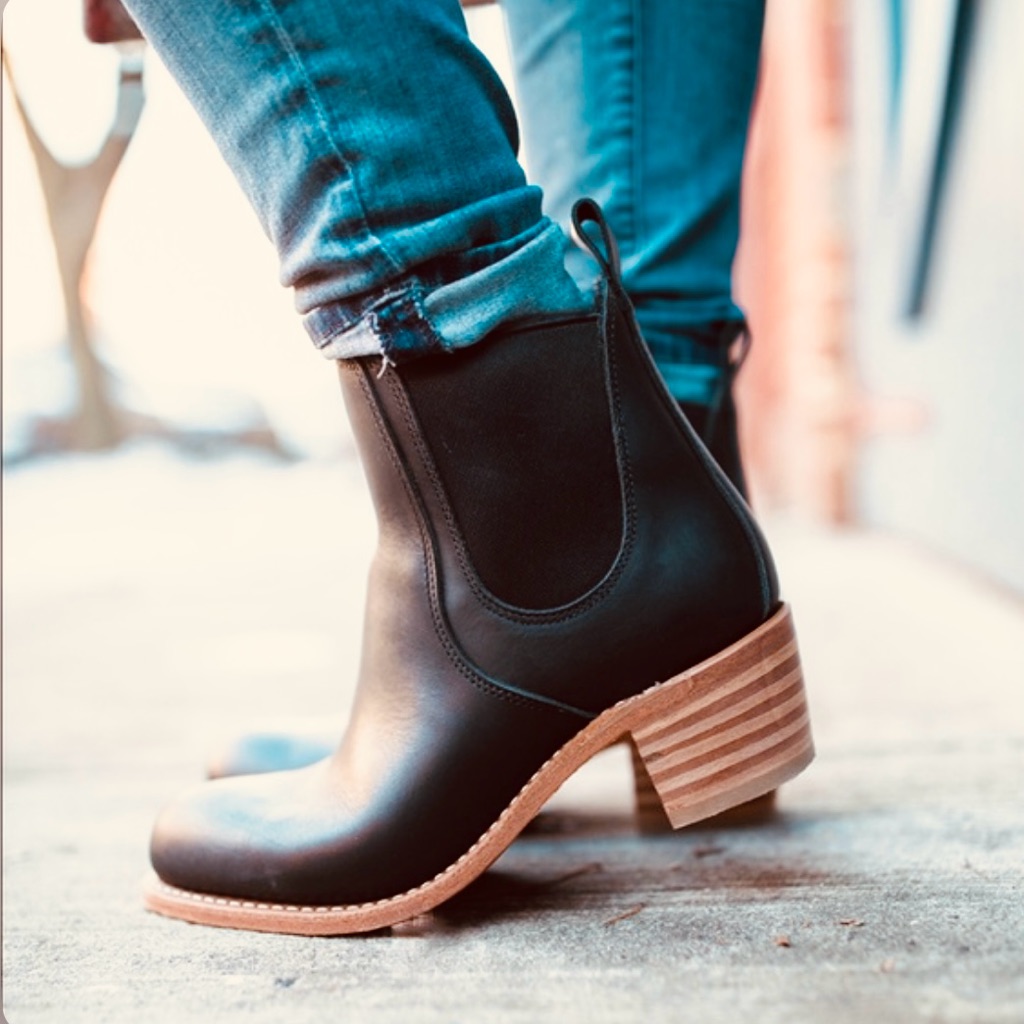 Red Wing 3391 Women's Harriet Boots, Size 6